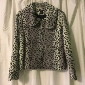 NWT Robert Louis Faux Fur Gray Animal Print Jacket Women’s Size Extra Large (XL)